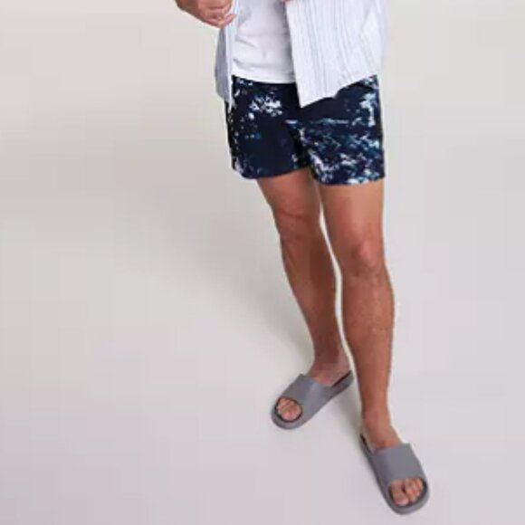 VRST Men's 5" Resort Short - Picture 2 of 12
